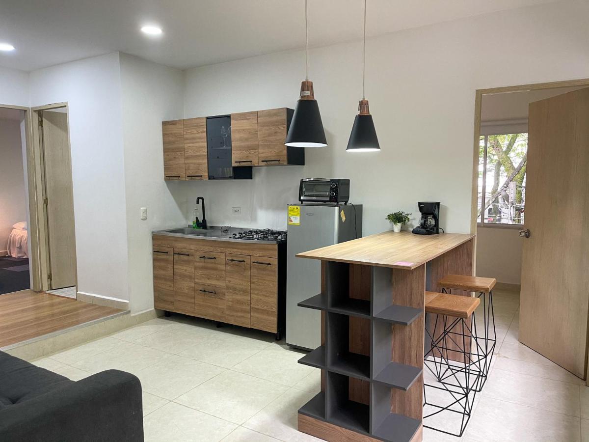 Apartamento Lleras Apartment Меделин Екстериор снимка