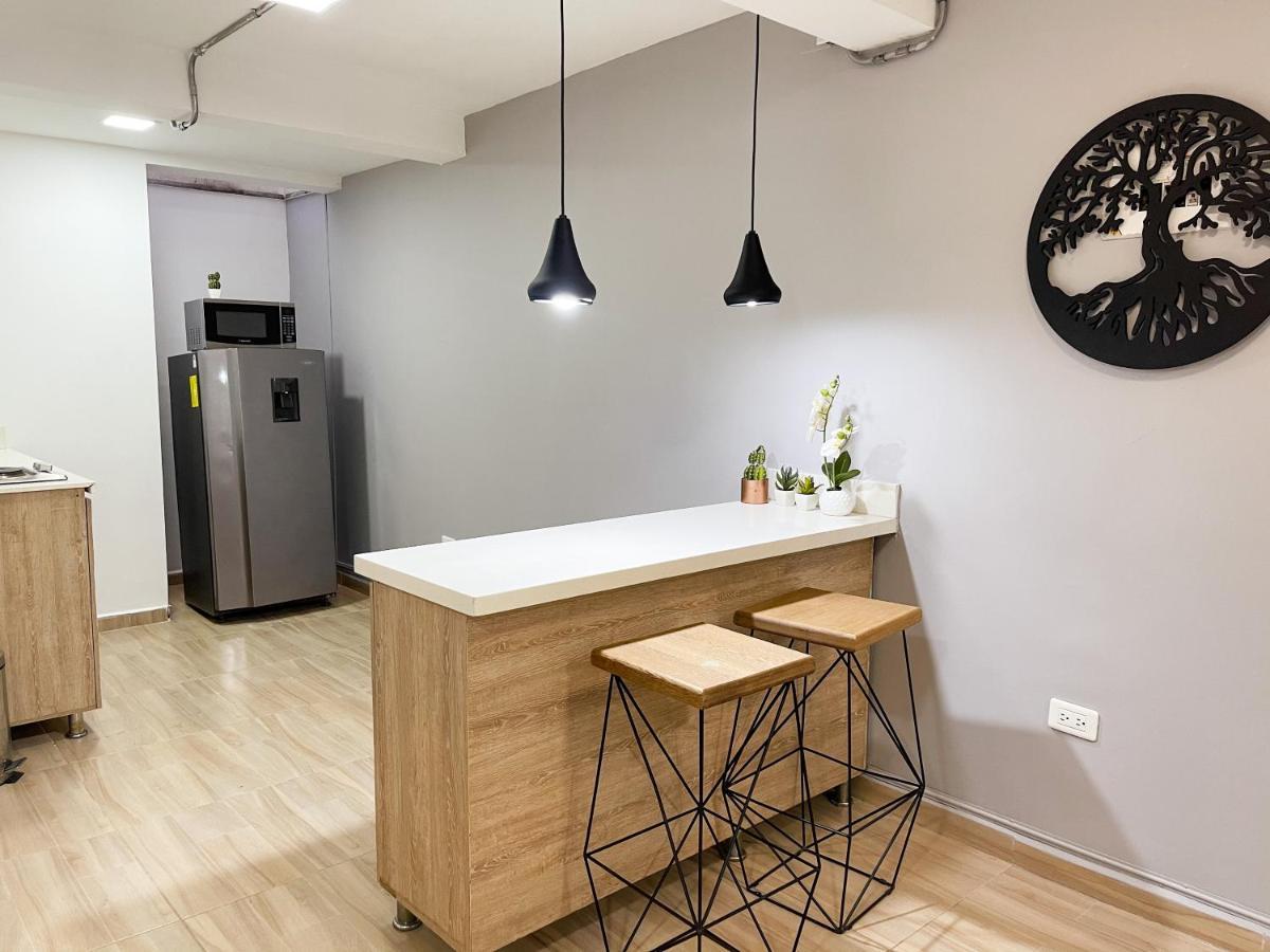 Apartamento Lleras Apartment Меделин Екстериор снимка